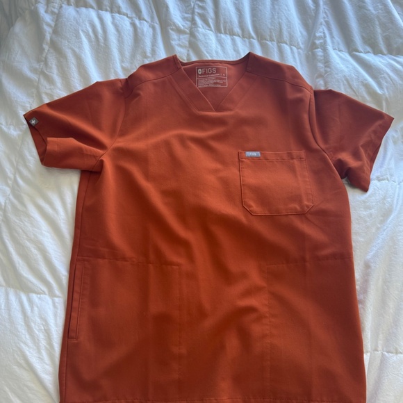 Men’s Figs Small  Scrub Top - Dirty Chai / Orange - Picture 2 of 3